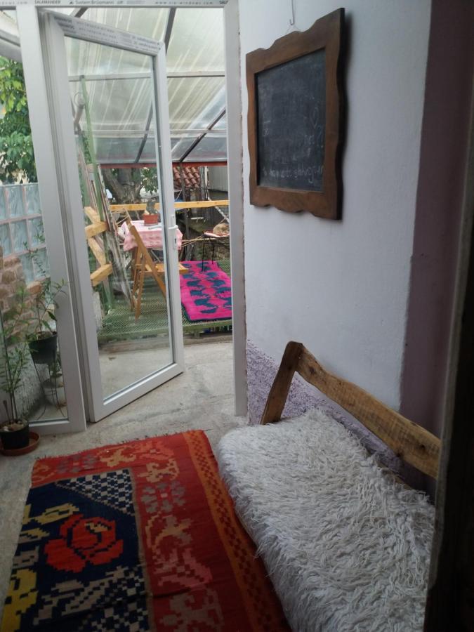 At Home Hostel Корча Екстериор снимка